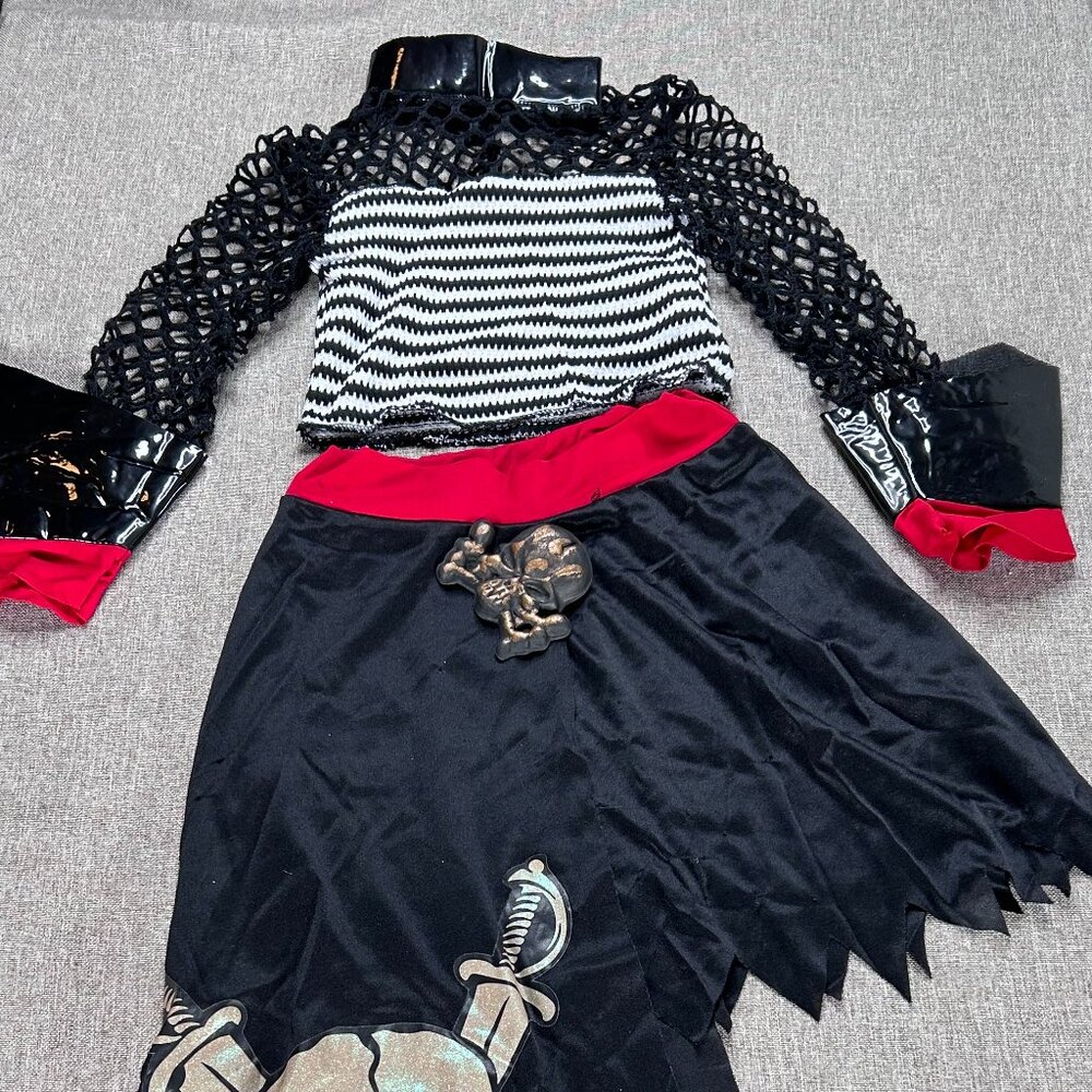 Drama Queens Shipwrecked Lady Pirate Costume Cosplay Girl's M NO SASH